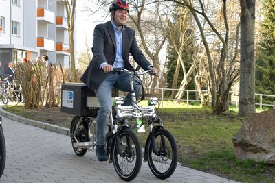 Für Uniprofessor Bastian Pfleging sind die E-Lastenräder ein Herzensprojekt.