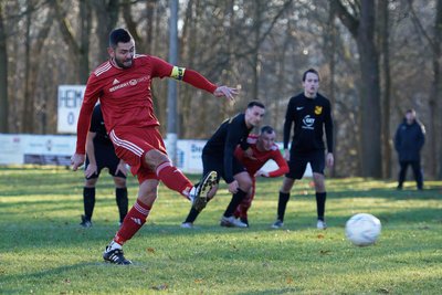 SSV-Kapitän Sebastian Werner trifft in dieser Szene per Foulelfmeter zum zwischenzeitlichen 1:1. Es war sein drittes Saisontor.