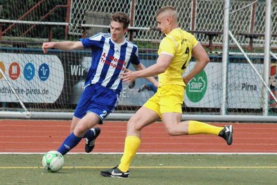 Sascha Masopust (l.), hier beim Spiel in Heidenau im Frühjahr, hielt mit seinen Teamkollegen die Abwehr gegen das Wilsdruffer Anrennen dicht.