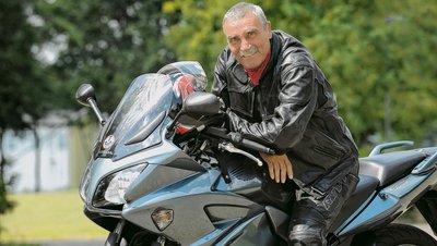  Ex-Sportamtsleiter Jürgen Gommlich ist durch das Motorrad fahren jung geblieben. 