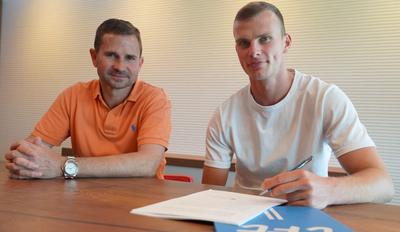 Lukas Stagge (rechts) neben Marc Arnold, Geschäftsführer Sport beim CFC.
