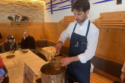 Massimiliano Alajmo aus Padua war früher der jüngste Koch der Welt, der drei Michelin-Sterne vorweisen konnte. In diesem Jahr hat er ein Gericht für die Bioch-Hütte gekocht.