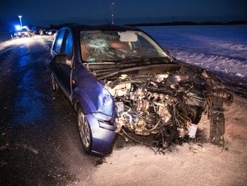 Ein Pkw stieß auf dem Zubringer gegen einen Pick-up. 