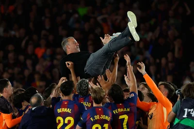 Karl-Heinz Rummenigge glaubt, dass Hansi Flick mit den FC Barcelona auch in Zukunft Titel feiern wird.