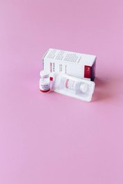 Pharmafirmen weltweit arbeiten aktuell an hunderten Wirkstoffen, um Covid-19 zu bekämpfen. 