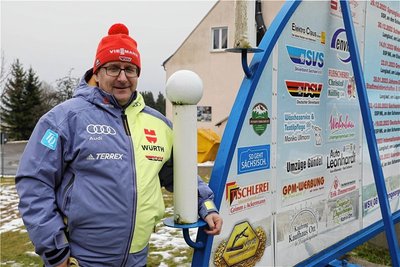 Für Olaf Beyer geht ein Wunsch in Erfüllung: Der 49-Jährige ist Sprungrichter beim Neujahrsspringen der Vierschanzentournee. 