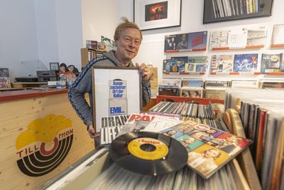Einer der besten deutschen Plattenläden steht im Erzgebirge: Musikfreak Jens Roscher wurde für seinen Laden mit dem „Emil“ ausgezeichnet.