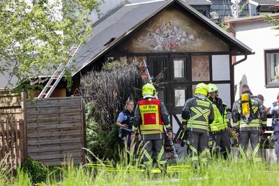 Samstagnachmittag kam es zu einem Heckenbrand in Glauchau an der Theaterstraße.