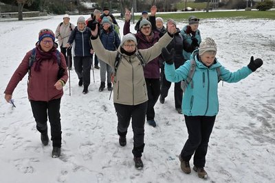 Beim 39. Auer Schneekristall waren auch die Wanderfreunde Chemnitz-Siegmar wieder mit dabei. Foto: Ralf Wendland