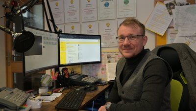 Sven Kehrer macht sich die Technik zunutze, um auch interaktiven Onlineunterricht geben zu können. 