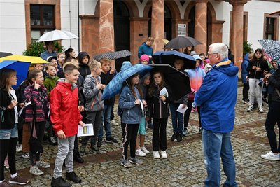 Fast 80 Schüler haben auf der Stadtrallye Rochlitz erkundet.