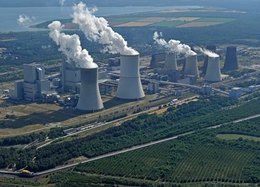 Der jüngste Block des Braunkohlekraftwerks von Vattenfall im sächsischen Boxberg ist erst 2012 ans Netz gegangen. Nach den Vorschlägen der Denkfabrik Agora Energiewende soll er deshalb als letzter Kohlemeiler zwischen 2035 und 2038 abgeschaltet werden.
