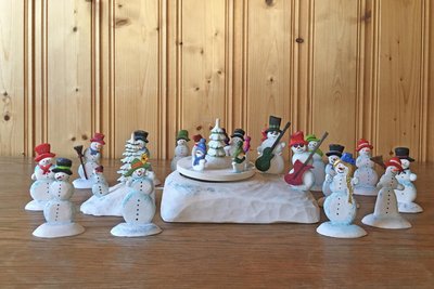 Diese Schneemannfiguren sind im zurückliegenden Halbjahr entstanden.