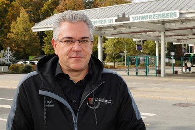 Schwarzenbergs Oberbürgermeister Ruben Gehart blickt mit Erleichterung auf das Wahlergebnis in Aue-Bad Schlema.