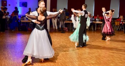 Profitänzer wollen, wie hier bei einer früheren Veranstaltung, zur anstehenden Ballnacht in Limbach-Oberfrohna ihr Können zeigen. 