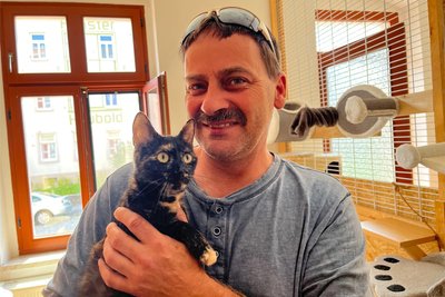 Mike Sonntag ist Vorsitzender des Tierschutzvereins Frankenberg, der sich nun über eine Spende freuen darf.