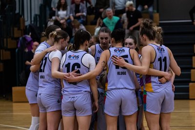 Die Basketballerinnen der Chemcats erwarten am Samstagabend die Talents aus Bonn-Rhöndorf in der Schloßteichhalle.