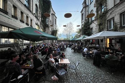 Wer beim Kneipenquiz dabei sein möchte, sollte sein Team rechtzeitig anmelden. Die Veranstaltungsreihe ist äußerst beliebt und in der Regel ausgebucht.