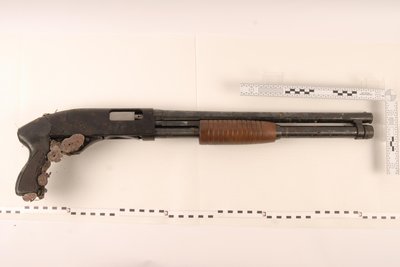Mit diesem Repetiergewehr vom Typ Winchester soll Uwe Mundlos im Wohnmobil in Eisenach zuerst seinen Komplizen Böhnhardt, dann sich selbst erschossen haben.