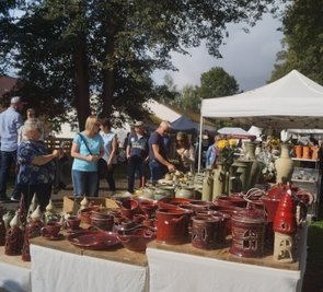40 Stände von Töpfern waren am Wochenende in Waldenburg aufgebaut. 