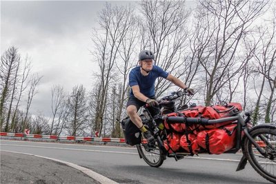 Mit 56 Kilogramm Gepäck ist Gunnar Fehlau im Januar aufgebrochen. "Ein kleiner Hausrat", wie er sagt. Inzwischen seien es 12, 13 Kilo weniger. Nach Sachsen wird es für den 49-Jährigen dieses Jahr mehrfach gehen. Könnte man als Rückkehr in die alte Heimat bezeichnen - einst hat er in Leipzig studiert. 