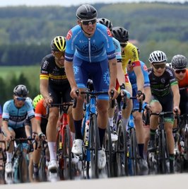 Tom Lindner (vorn) leistete am Montag auf dem Sachsenring viel Arbeit - und musste dafür nach 150 Kilometern Tribut zollen.