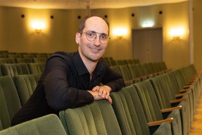 Kommt neu ins Erzgebirge: Regisseur und Dramaturg Jan Holtappels. Er wird der neue Oberspielleiter in der Sparte Schauspiel im Eduard-von-Winterstein-Theater.