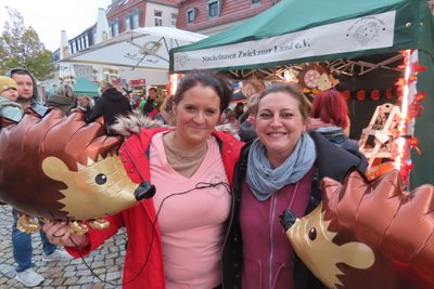Auch beim „Werdauer Kürbiszauber“ geben Kristin Trodler (l.) und Claudia Schindler Tipps.