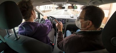 Auch Fahrlehrer Frank-Rüdiger Wemmer darf nur noch geimpfte oder genesene Jugendliche ab 16 Jahren ausbilden. 