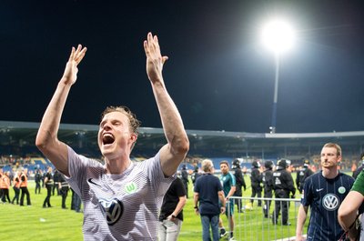 Wolfsburger Jubel nach der Relegation in Braunschweig.