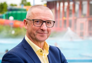 André Heinrich auf Stippvisite im Aqua Marien. Für den amtierenden Oberbürgermeister von Marienberg ist die geplante Modernisierung des Freizeitbades ein Herzensprojekt. 