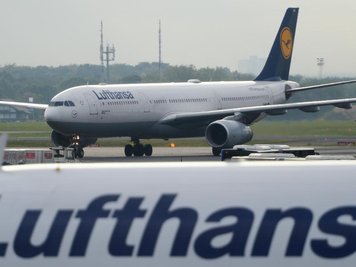 Fluggäste müssen sich am Dienstag auf Warnstreiks einstellen.