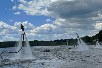 Für Nervenkitzel haben die Flyboarders gesorgt. 