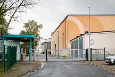 Der Sitz der MPT Präzisionsteile GmbH in der Viersender Straße. Schließen sich hier die Tore für immer?