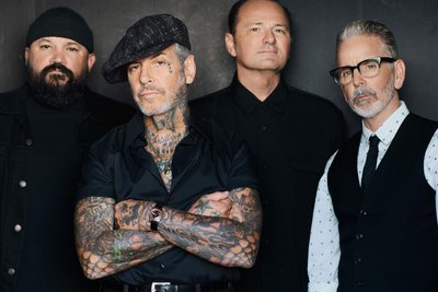 David Hidalgo (Drums), Mike Ness (Gitarre und Gesang), Brent Harding (Bass) und Jonny „Two Bags“ Wickersham (Gitarre, von links) sind Social Distortion.