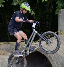 Am Wochenende tritt Kurt Kreher auf seinem Trialfahrrad im polnischen Wadowice zu den Weltjugendspielen an. 