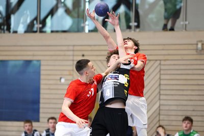 Maximilian Dietrich (l.) und Liam Ludwig (r.) – hier im Qualifikationsturnier gegen Eisenach – gehören zum ersten B-Jugend-Bundesligateam in Chemnitz.