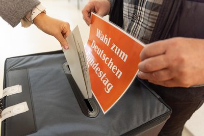 Fast jeder zweite Wahlberechtigte hat sich für die AfD entschieden. Große Verluste verzeichnen hingegen SPD und FDP.