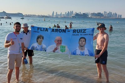 Werden sie einer der wenigen Farbtupfer der WM? Argentinische Fans 2022 in Katar.