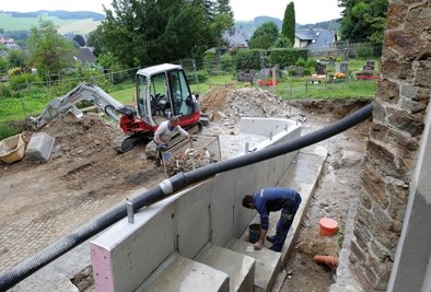Für den Auslauf der neuen Rampe mussten sogar einige Grabfelder auf dem Friedhof aufgegeben oder verlegt werden. 