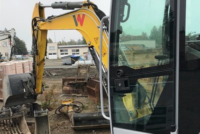 Der gestohlene Bagger ist wieder zurück.