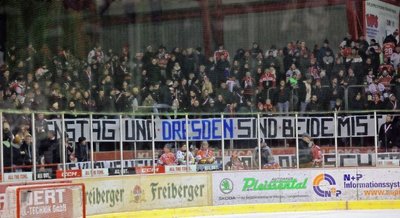 Fanprotest aus der Heine-Kurve: Die Fans haben ihren Unmut über Derbys am Dienstag zum Ausdruck gebracht. 