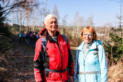 Andreas Weiß und Steffi Treydel halten sich im Alter mit dem Wandern fit.