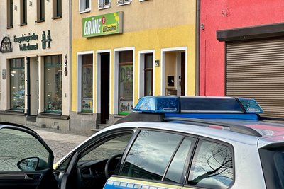 Farbanschlag auf das Büro der Partei Die Grünen in Auerbach. 