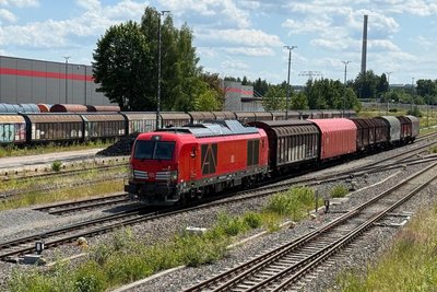 Künftig können Güterzüge ohne Lokwechsel bis zum Railport im Südbahnhof fahren. Foto: Ingolf Wappler