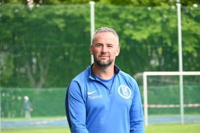 Stolz auf seine Mannschaft und voller Vorfreude auf das Spiel am Sonntag: TVO-Trainer Chris Müller. „Bei der Ansprache werde ich nichts mehr sagen müssen. Alle sind heiß“, sagt er.