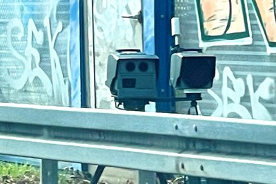 Die Polizei kontrollierte die Fahrgeschwindigkeiten auf der B 93 in Zwickau.