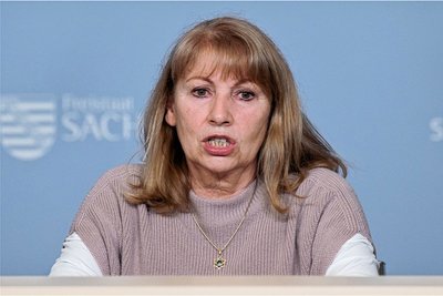 Hausrecht reicht? Sachsens Sozialministerin Petra Köpping (SPD) fordert eine bundesweite Aufhebung der Masken- und Testpflichten in Krankenhäusern und Arztpraxen.