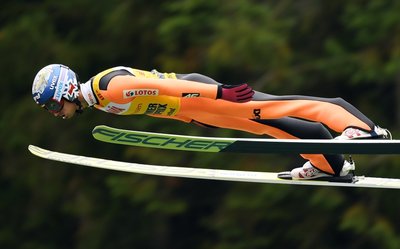 Maciej Kot siegte in Klingenthal.