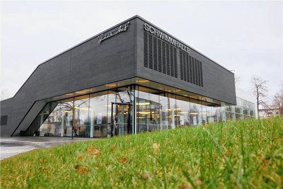 Die Glück-Auf-Schwimmhalle hat täglich bis 22 Uhr geöffnet. Nur am Morgen öffnet sie später. 